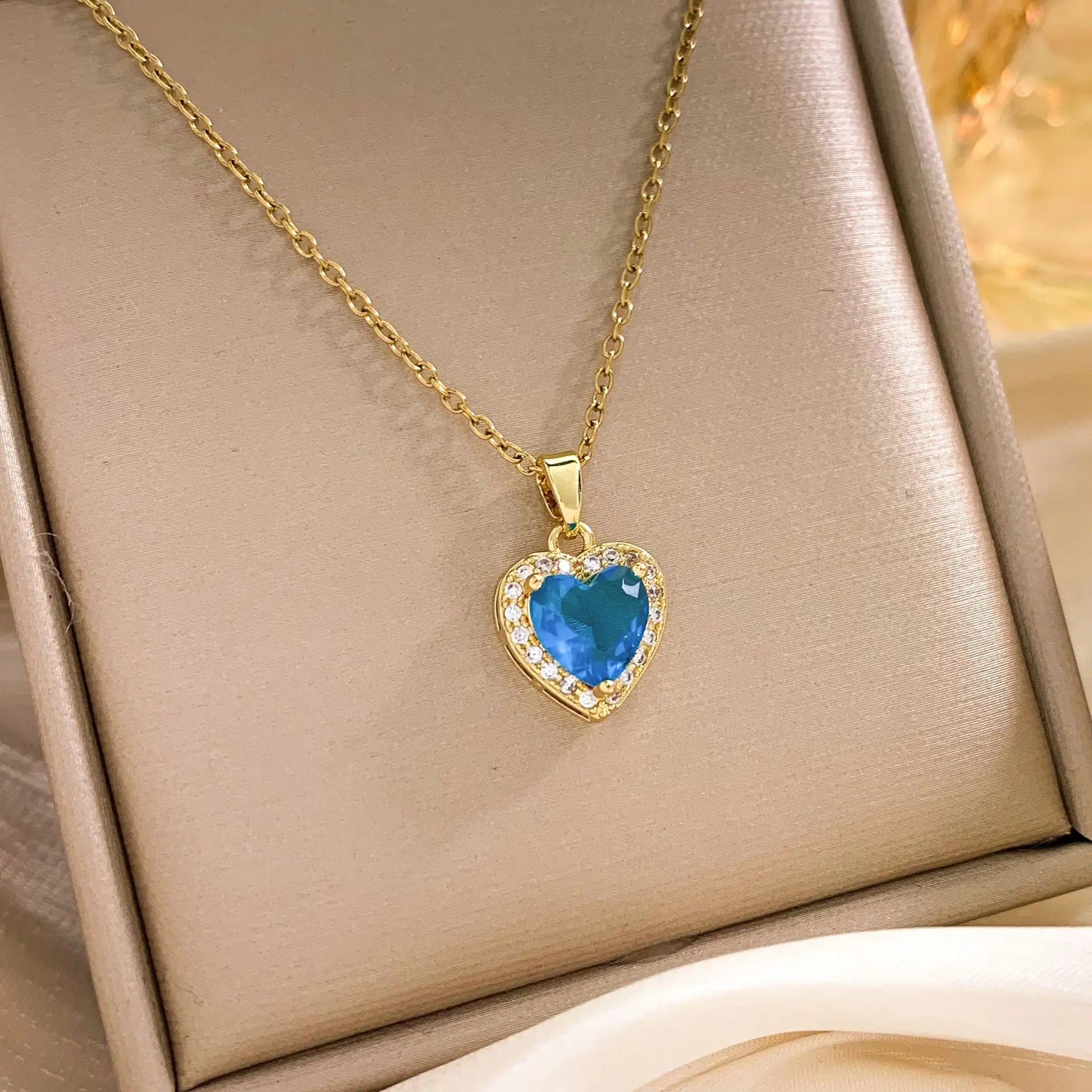 Elegant Classic Heart of the Ocean Necklace for Women, Stylish Gold Tone, Tarnish-Resistant Titanium Steel Zircon Necklace