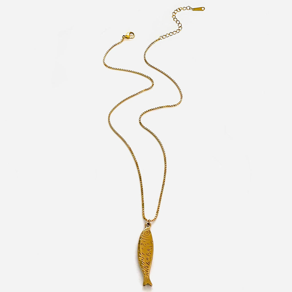 Peri'sbox Trendy 4 Designs Stainless Steel 18K Gold Plated Fish Pendant Necklace for Women Waterproof Beach Party Jewelry Summer