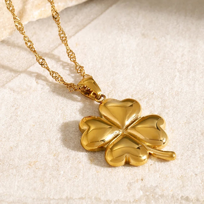 Uworld Lucky Flower Pendant Stainless Steel Gold Color Necklace Rust Proof Waterproof Statement Stylish Jewelry 2024