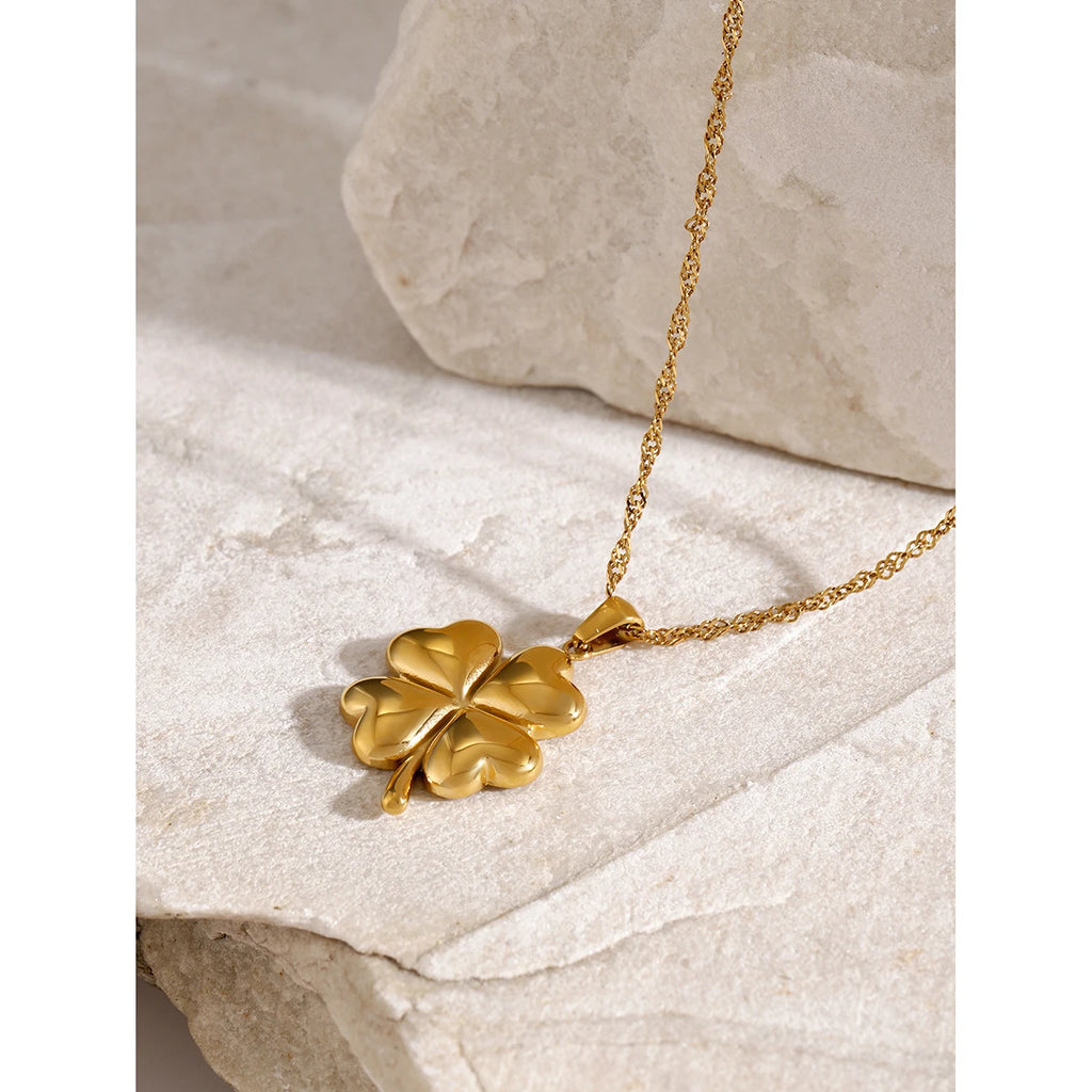 Uworld Lucky Flower Pendant Stainless Steel Gold Color Necklace Rust Proof Waterproof Statement Stylish Jewelry 2024