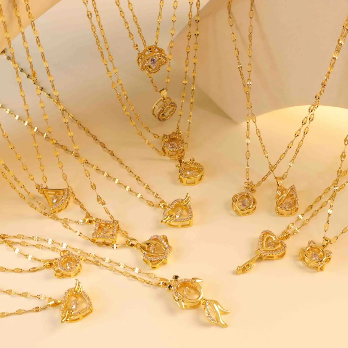 Women Heart Pendant Necklace Non-Fading Titanium Steel Zircon Necklace Stylish High-End Jewelry Accessory