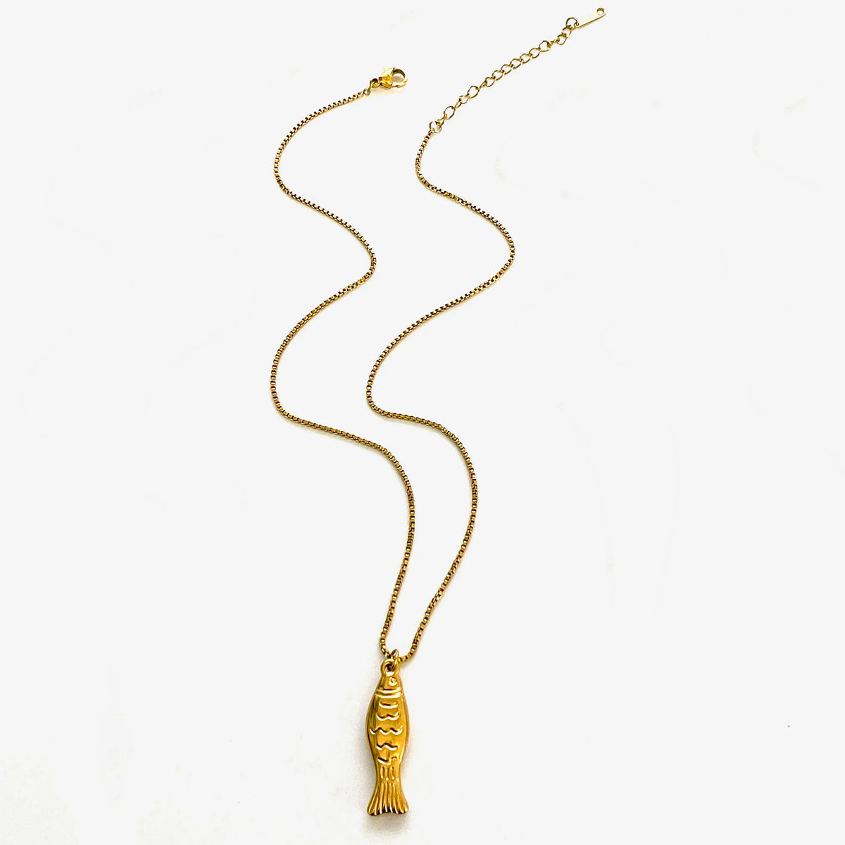 Peri'sbox Trendy 4 Designs Stainless Steel 18K Gold Plated Fish Pendant Necklace for Women Waterproof Beach Party Jewelry Summer