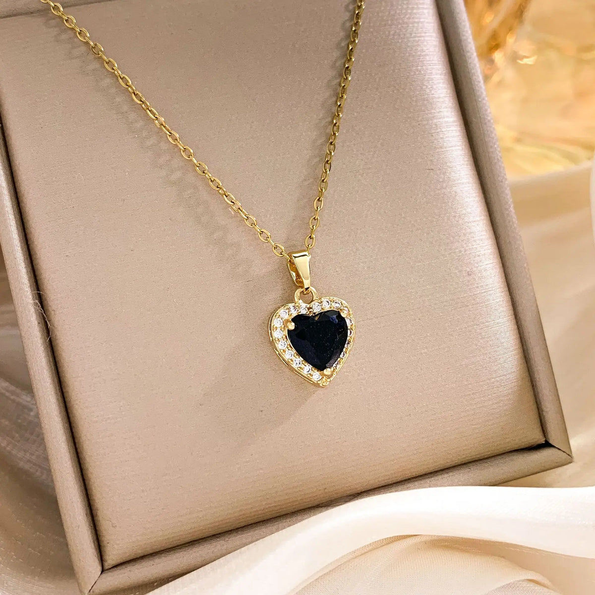 Elegant Classic Heart of the Ocean Necklace for Women, Stylish Gold Tone, Tarnish-Resistant Titanium Steel Zircon Necklace