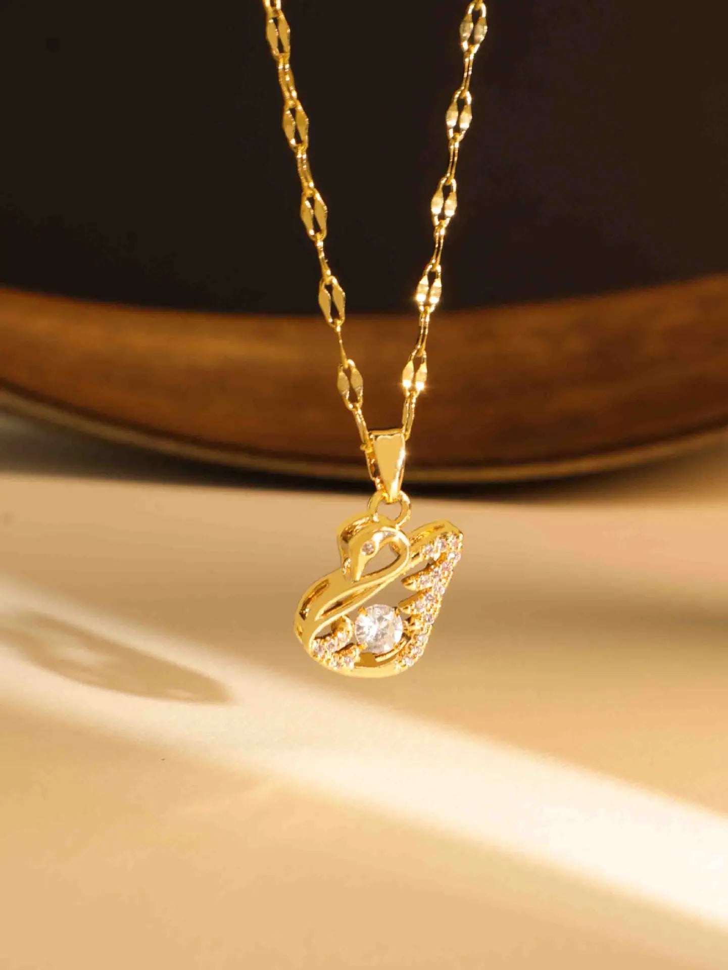 Women Heart Pendant Necklace Non-Fading Titanium Steel Zircon Necklace Stylish High-End Jewelry Accessory