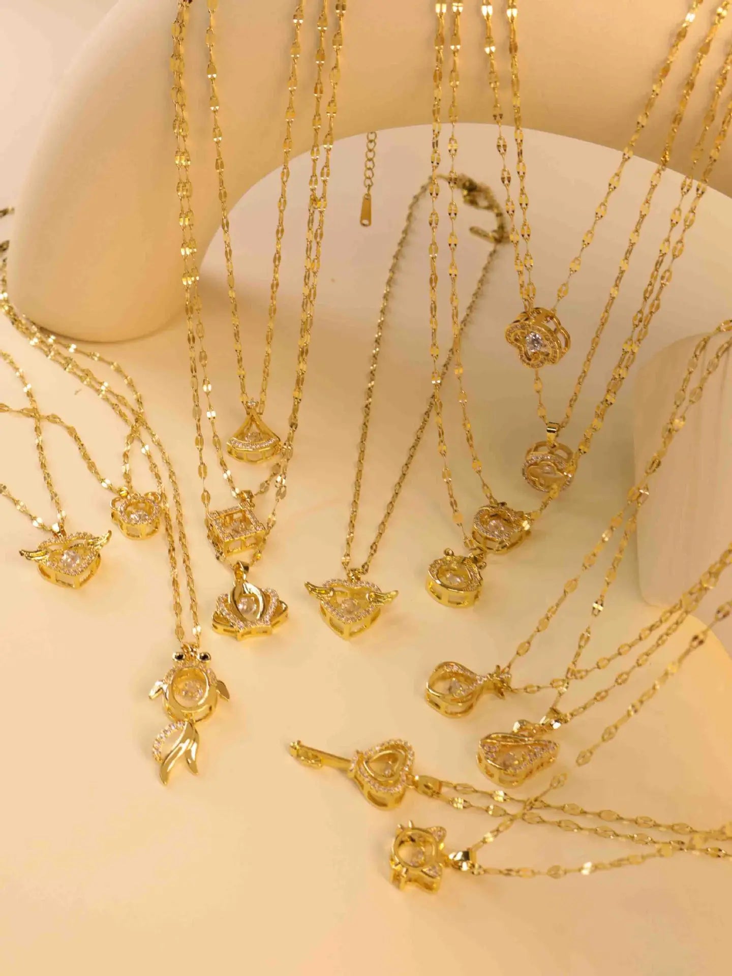 Women Heart Pendant Necklace Non-Fading Titanium Steel Zircon Necklace Stylish High-End Jewelry Accessory