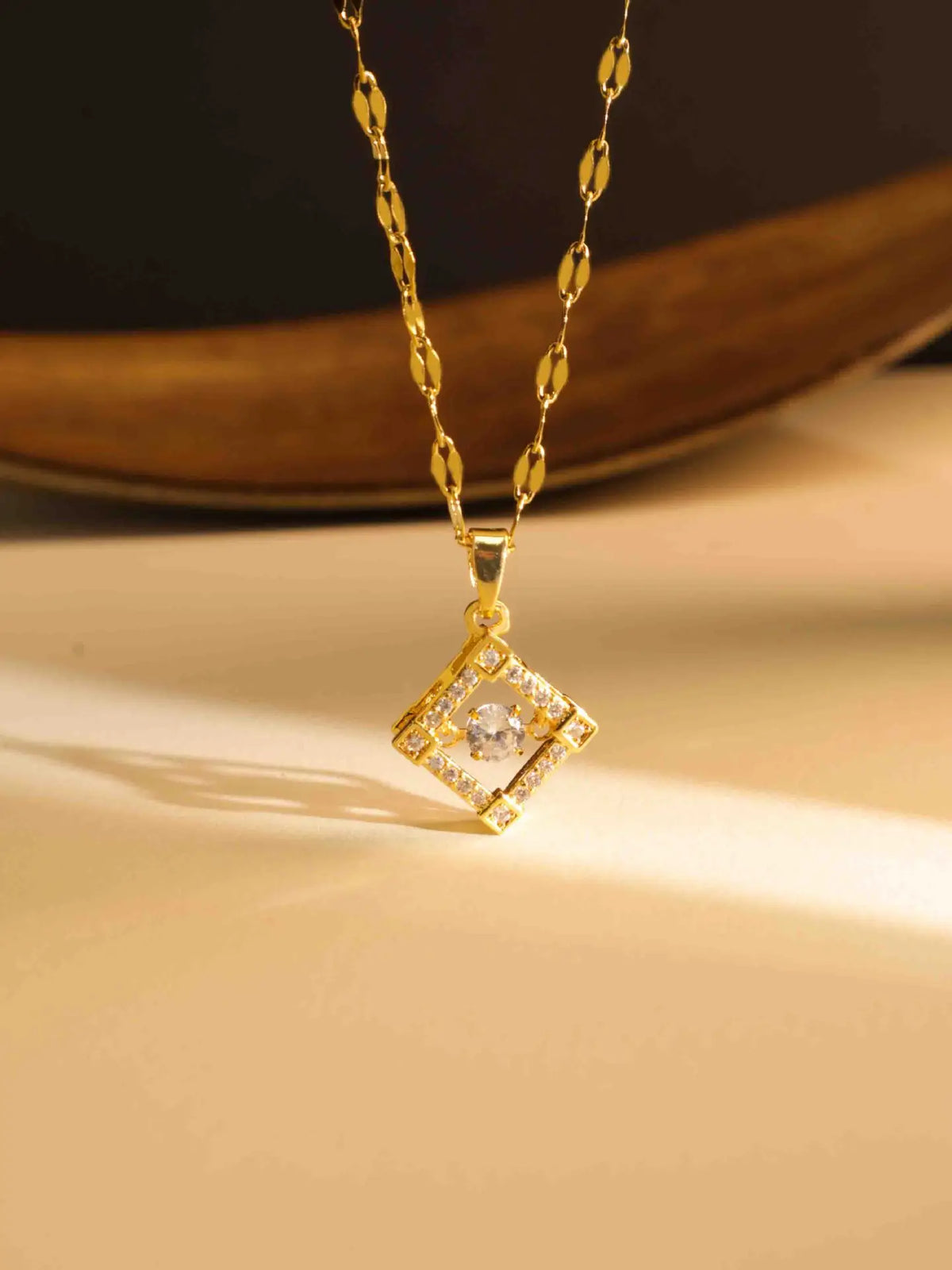 Women Heart Pendant Necklace Non-Fading Titanium Steel Zircon Necklace Stylish High-End Jewelry Accessory