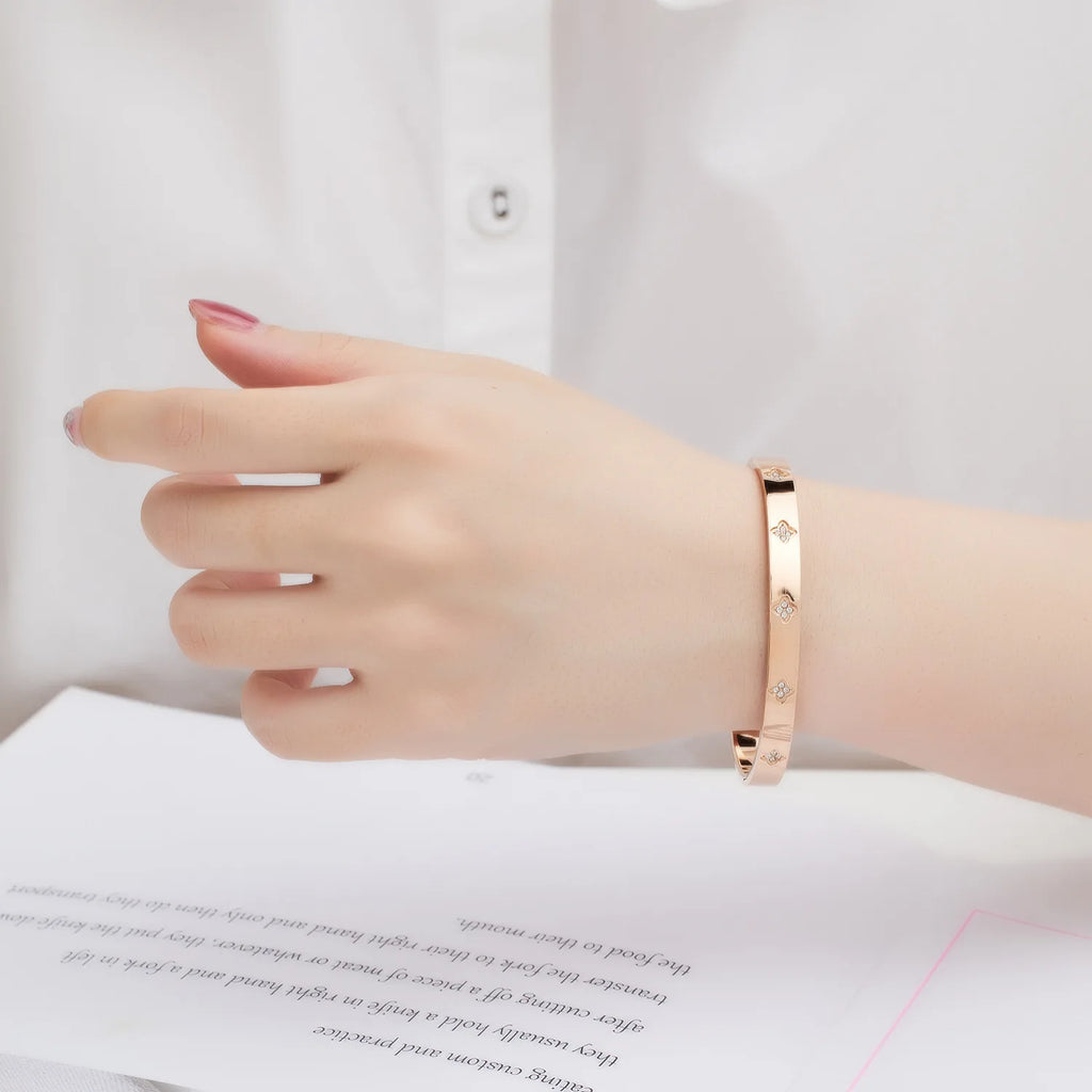 VQYSKO Lucky Four Leaf Grass Zircon Bracelets Luxury Design Rose Color Stainless Steel  For Women Birthday Gift